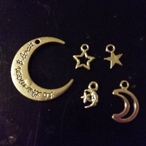 5 Silvertone moon and stars charms